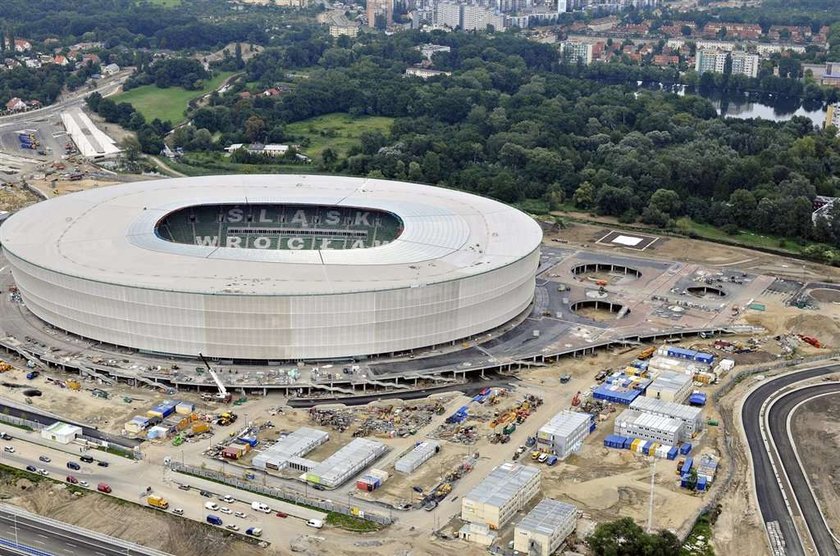 Zbudowaliśmy stadiony, żeby grać w Azji?!