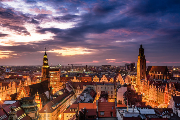 Wrocław. Jak dojechać na cmentarz? Gdzie są parkingi, zamknięte ulice i objazdy [MAPY 2018]