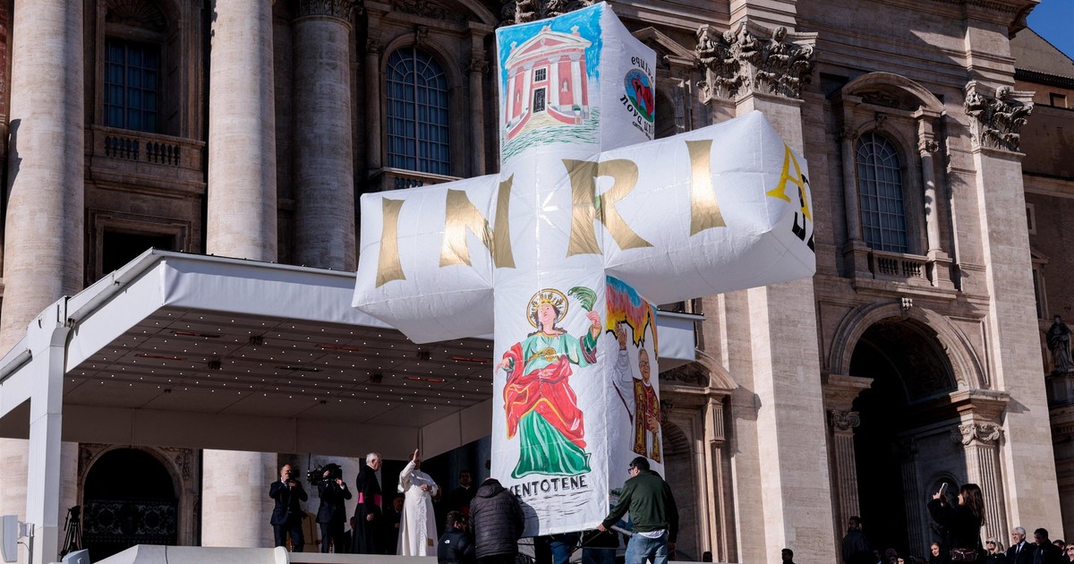 Decyzja papieża zadziwia. Pozwolił na coś, co budzi mieszane odczucia