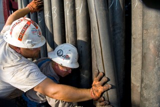 Gaz łupkowy: Polacy boją się wydobycia tego surowca