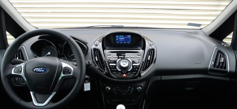 Wciśnie się wszędzie, a jego silnik robi zamieszanie na drogach. Ford b-max - test dziennik.pl
