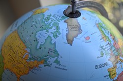 Średnio trudny QUIZ z geografii. Podajemy dwa miasta, dopasuj trzecie. 7/12 to będzie dobry wynik