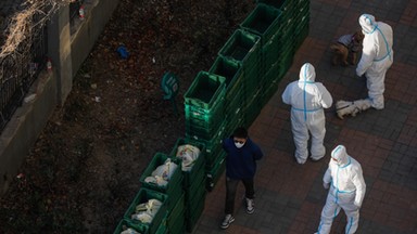 Protesty przeciwko restrykcjom covidowym w Sinkiang i Pekinie. To reakcja na tragiczny pożar