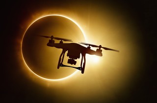 Holendrzy dostarczyli drony ukraińskim dziennikarzom, aby mogli oni dokumentować rosyjską agresję