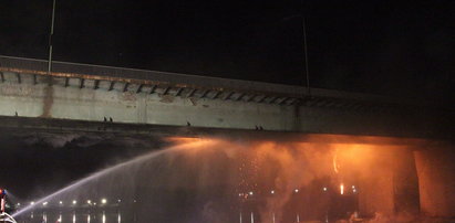 Film z pożaru mostu w Warszawie