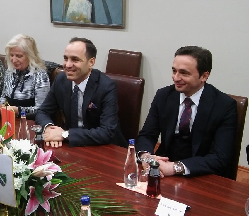 Ambasador Turske u Srbiji (u sredini)