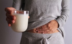 Nietolerancja laktozy – dlaczego nie możemy pić mleka?