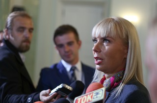 Sfrustrowana i skłócona z własnymi urzędnikami. Bieńkowska ma problemy w Brukseli