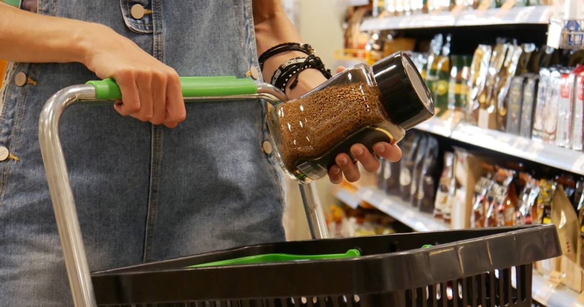 Stłukłeś słoik w sklepie? Prawo mówi jasno, kto płaci