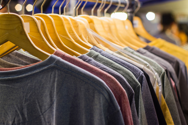Większość konsumentów jest gotowa zapłacić o 5 proc. więcej za ubrania neutralne pod kątem emisji CO2