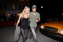 Trudna Ana Kurnjikova POKAZALA DECU, mnogi kažu - NAJLEPŠU NA SVETU: Mališani su KAO SA REKLAME, porasli su i savršena su mešavina slavnih roditelja