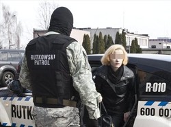 Makabryczne szczegóły śmierci. Matka złamała Madzi kark?