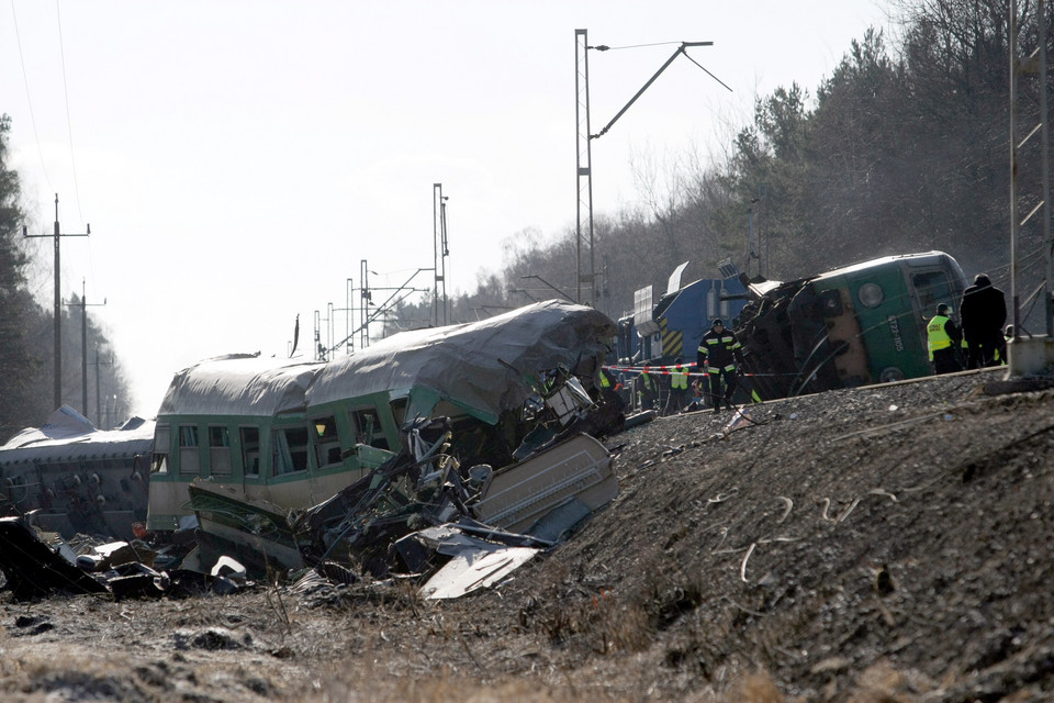 Miejsce zderzenia pociągów koło Zawiercia, fot. PAP/Piotr Polak