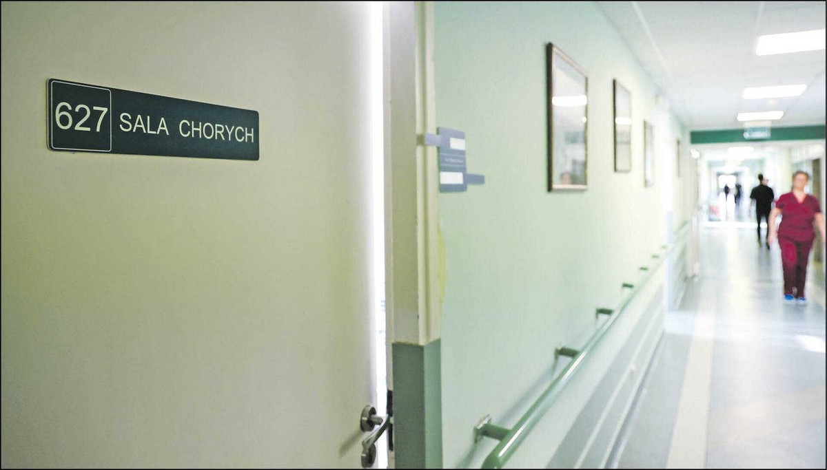 Etatowcy chcą limitu zarobków lekarzy na kontraktach