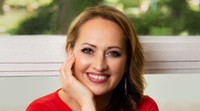 Benkő Nóra: „A végletekig vagyunk megosztva ebben a pici országban, és ez a helyzet már fizikai fájdalmat okoz”