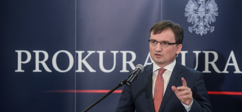 Ziobro wywiera nacisk na sądy ws. drukarza, który nie chciał wykonać zlecenia z fundacji LGBT? RPO i "Iustitia" zaniepokojone