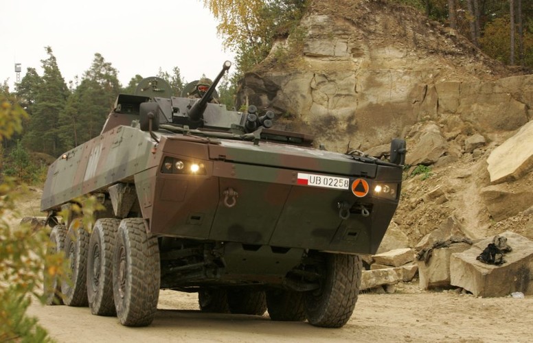 <b>Pojazd KTO Rosomak</b> - produkowany jest na licencji fińskiego przedsiębiorstwa Patria Vehicles Oy. Jedną sztukę z siemianowickich Wojskowych Zakładów Mechanicznych MON wyceniono na 15 milionów PLN. Łącznie powstało ich 570. Potężny silnik pozwala na rozwinięcie prędkości 100 km/h. Rosomak znany jest przede wszystkim z misji w Afganistanie. Obecnie WZM Siemianowice pracuje nad kolejną wersją transportowca.