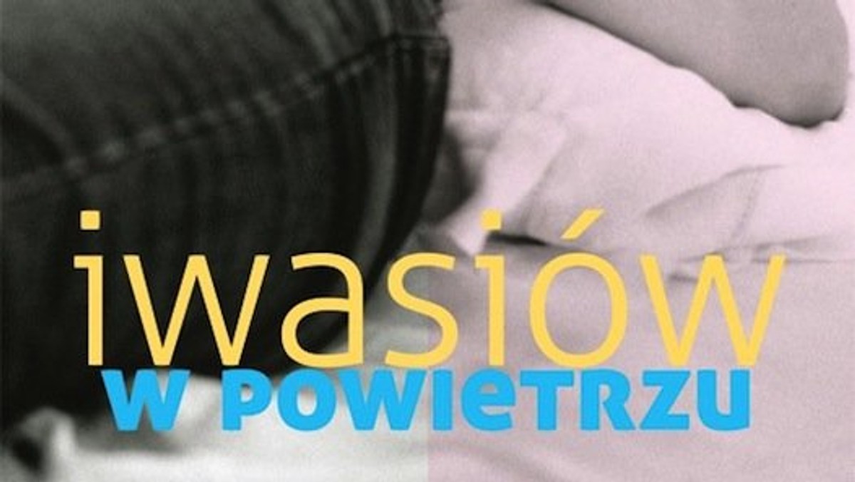 Najnowsza powieść Ingi Iwasiów pozornie ma charakter bardzo intymny. Dowiadujemy się bowiem wiele o życiu seksualnym głównej bohaterki. Konwencję zwierzenia podtrzymuje również narracja pierwszoosobowa. Dzięki niej czytelnik zyskuje złudzenie przysłuchiwania się opowieści, którą kobieta snuje odważnie, bezpruderyjnie, ale i – tak można by rzec – rozpaczliwie.