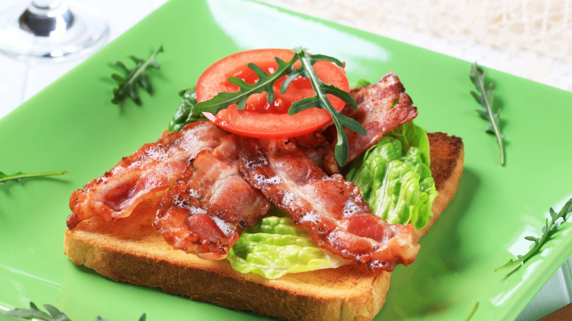 Kuvari su otkrili 5 trikova za najbolju pečenu slaninu i ovo je najhrskavije savršenstvo ikada