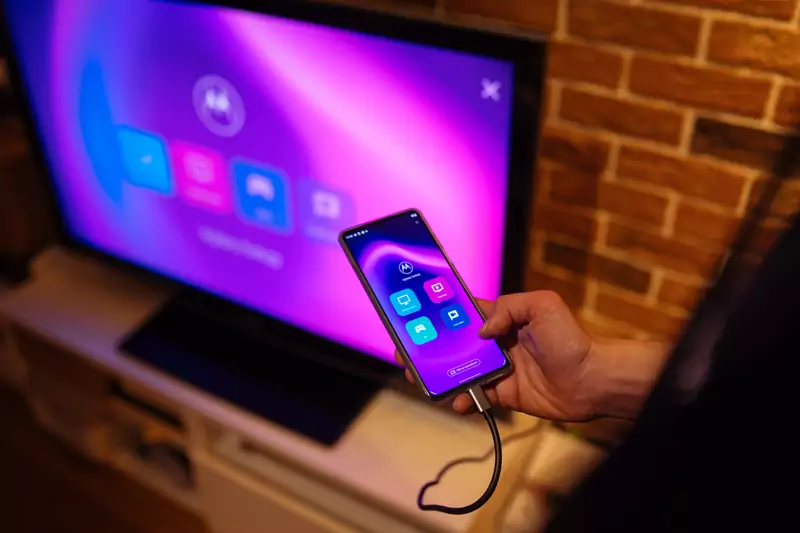 Z ekranem możecie połączyć się bezprzewodowo lub z pomocą złącza HDMI