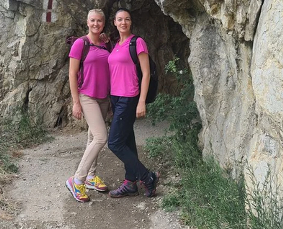 Sanja Kužet sa sestrom