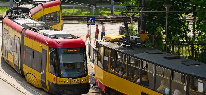 Emeryci mogą mieć darmową komunikację miejską. Ale jest jeden warunek