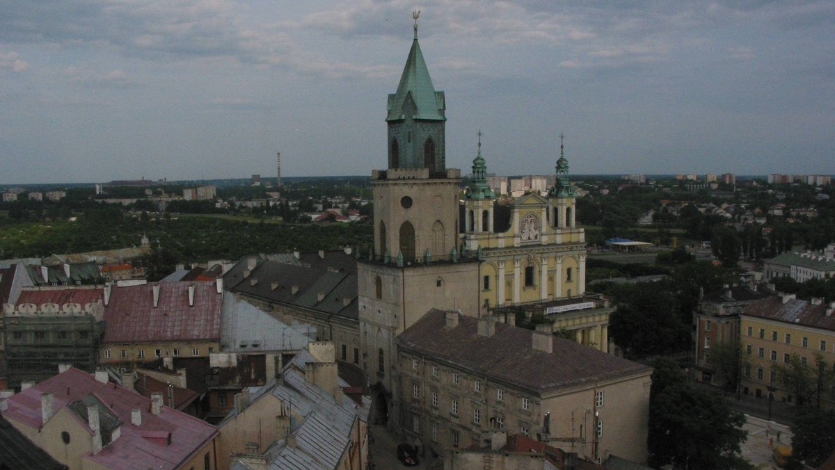 Uroczystości religijne z okazji 67. rocznicy "Cudu lubelskiego" odbyły się wczoraj w Lublinie. Przypomniano wydarzenia z 3 lipca 1949 r., kiedy to wierni zobaczyli łzy spływające z oczu Matki Boskiej na obrazie w lubelskiej katedrze.