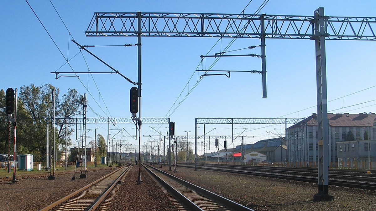 Zakończyła się przebudowa ok.18,5 km trasy kolejowej na odcinku z Gdańska Oliwy do Gdyni Chyloni. PKP PLK poinformowały, że w ramach modernizacji na trasie zbudowano ponad 50 km nowych torów i rozwieszono 71 km sieci trakcyjnej.