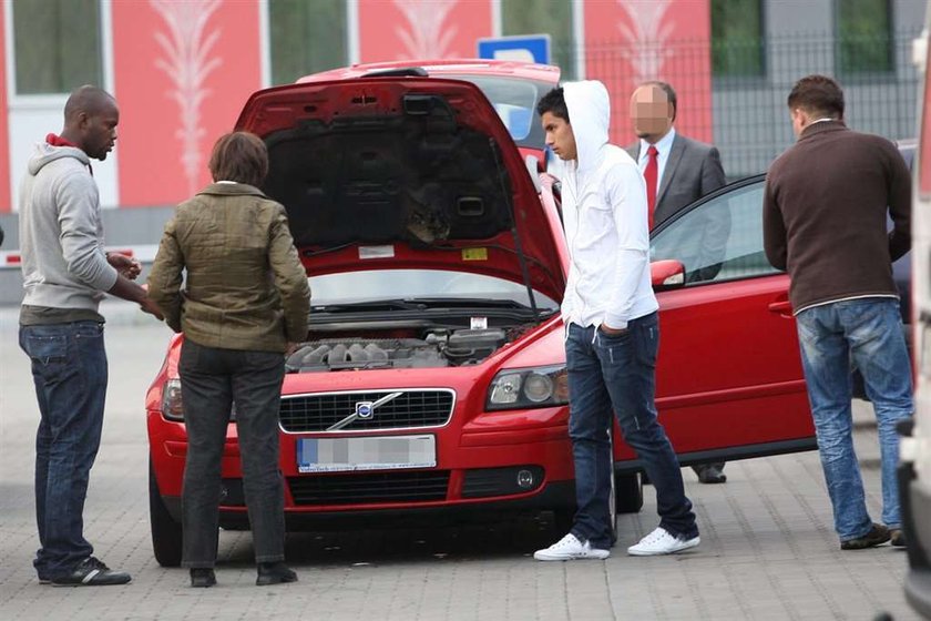 Osman Chavez i Anders Rios - nowi piłkarze Wisły Kraków wybierali nowe auto dla tego pierwszego