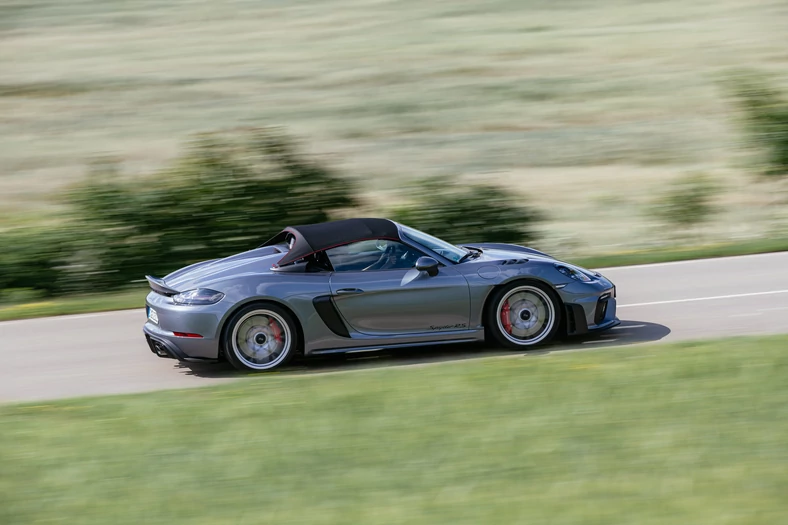 Porsche 718 Spyder RS