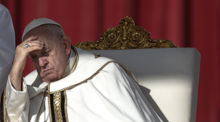 A szentszéki szóvivő szerint Ferenc pápa nincs rosszul, csak náthás / Archív fotó: Northfoto