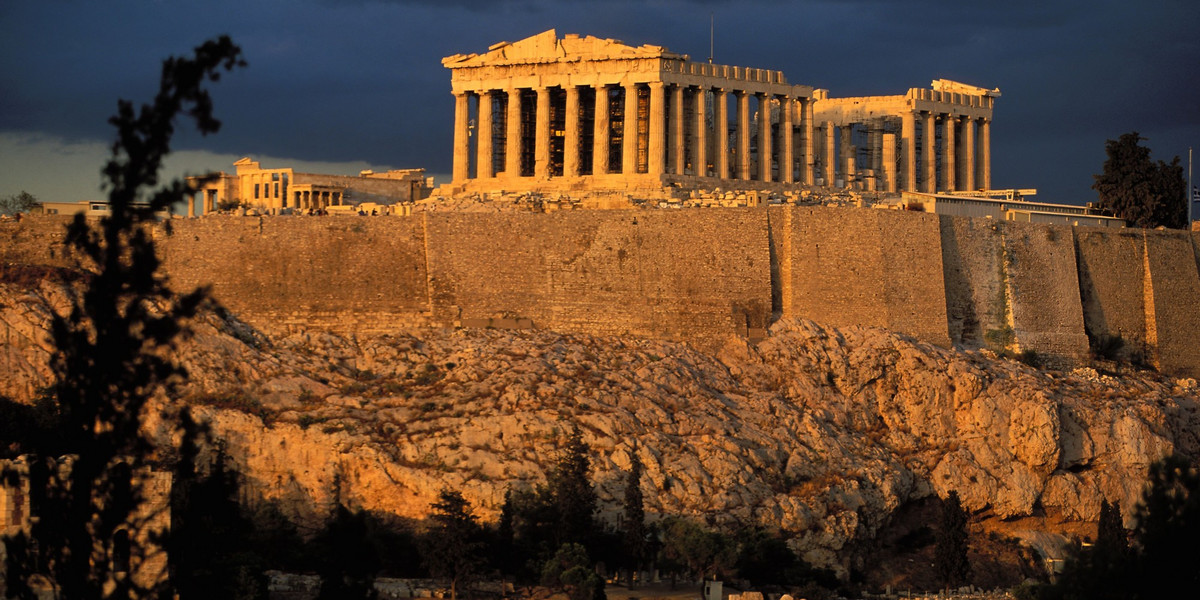 Kryzys grecki zaczął się w 2010 roku. Spowodowany był złą kondycją greckiej gospodarki oraz utratą zaufania do greckiego rządu w wyniku przekazywania nieprawidłowych danych makroekonomicznych do unijnych instytucji
