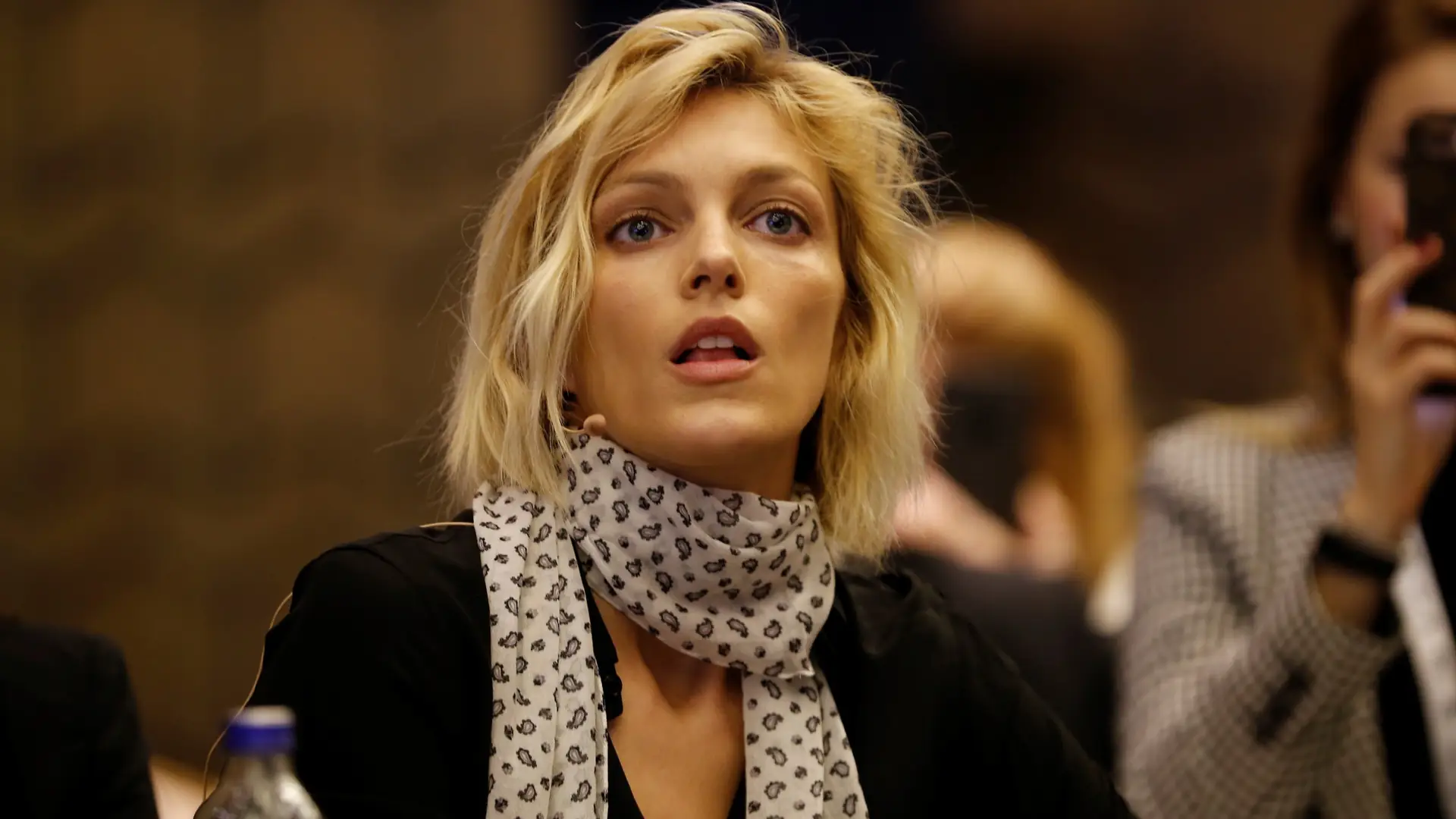 Anja Rubik dla NOIZZ: "Rząd skazuje kobiety na bycie ofiarami przemocy"