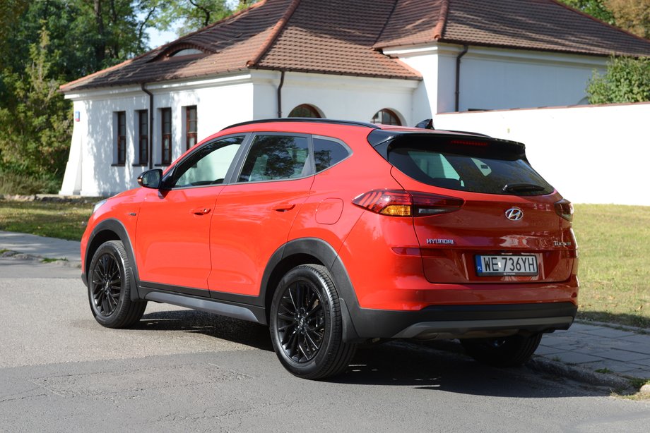 Hyundai Tucson 1.6 GDI z pakietem N-line wygląda na szybkie auto o sportowym zacięciu. Ale takie nie jest.