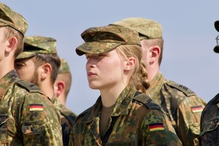 Czołgi, pleśń i biurokracja! Jak Niemcy wydadzą wojenny budżet marzeń.