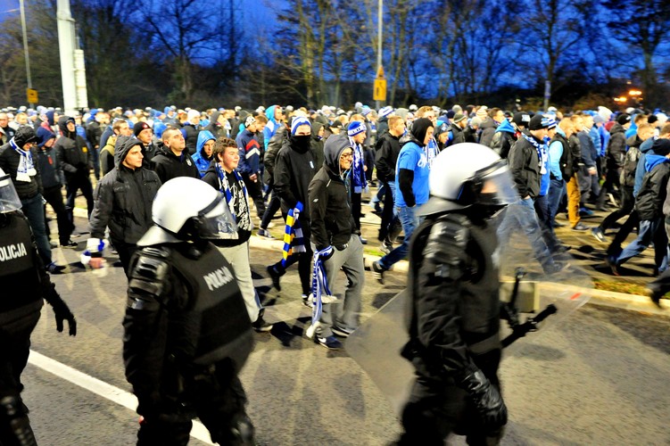 Nadzwyczajne środki bezpieczeństwa na meczu Pogoni z Lechem
