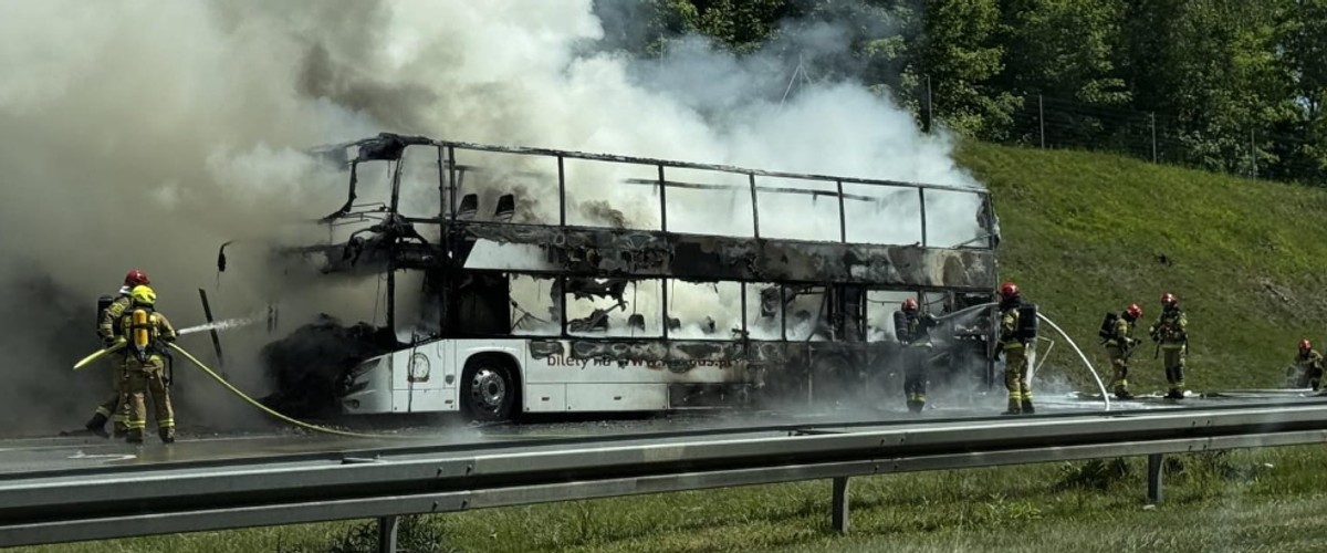 Pożar autokaru na autostradzie A4
