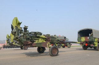 Pomoc dla Ukrainy. USA przekażą artylerię i rakiety przeciwokrętowe, a Niemcy wyrzutnie MARS II