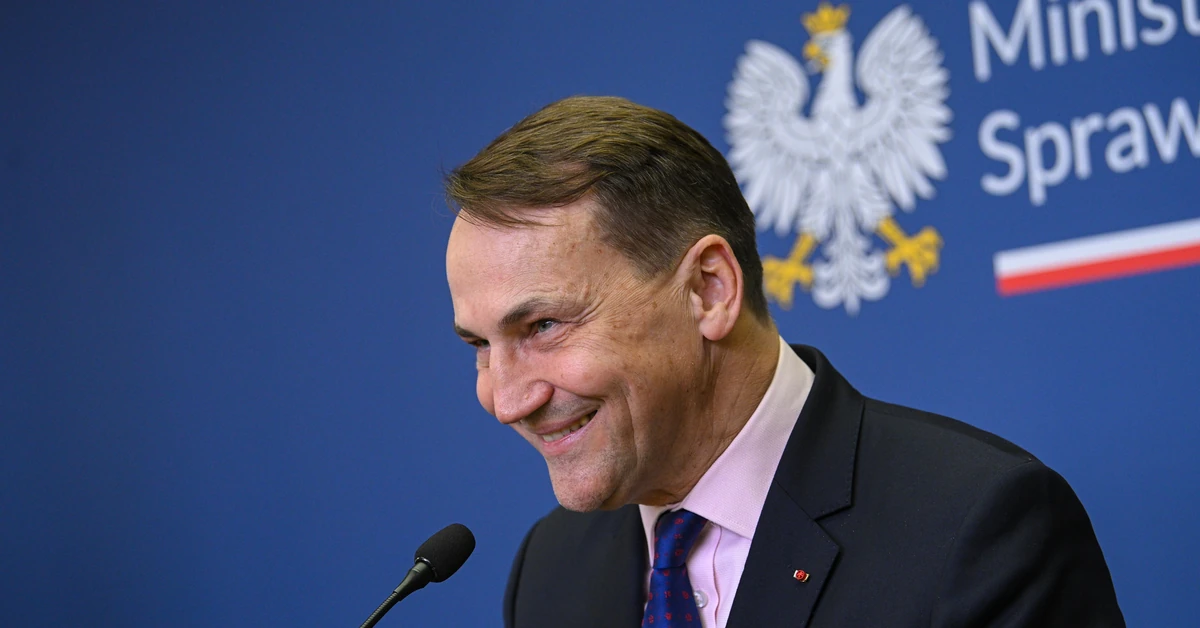 Mocny wpis Radosława Sikorskiego. "Kto wspiera Orbana, pomaga Moskwie"