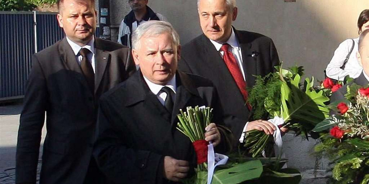 Jarosław Kaczyński był na grobie brata