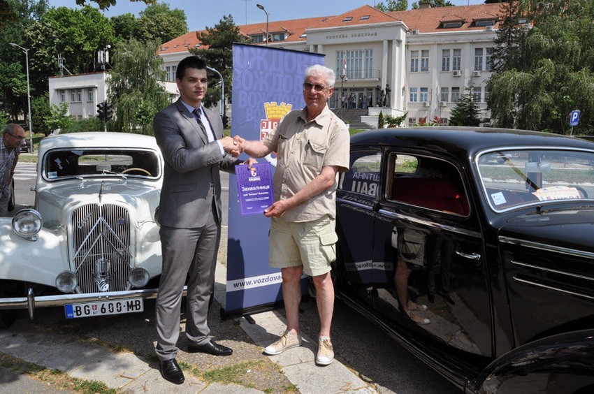 Vuk Mirčetić uručio je zahvalnicu predsedniku kluba Branku Vidoviću