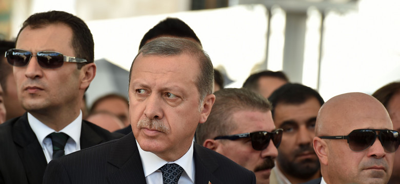 Erdogan wycofa wszystkie pozwy o obrazę prezydenta. "Przebaczam wam"