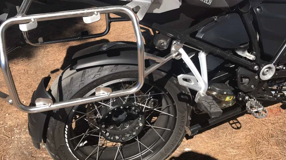 Motor sa kog je ukraden auspuh