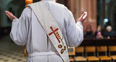 Chciała być matką chrzestną siostrzeńca. Ksiądz wyrzucił ją z kwitkiem