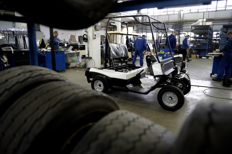 Według planów, prace przy budowie nowej hali  mają zakończyć się w 2017 rok. Obecnie firma jest na etapie planowania budowy, negocjowane są też warunki z właścicielami gruntu. <br><br>  (dd/ukit) PAP/Darek Delmanowicz