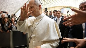 Bezsenność papieża. Wiadomo, co robi Leon XIV, gdy nocą nie może spać