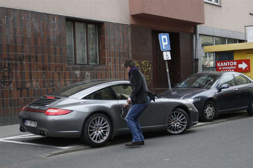 Kammel kaleką! Przez bezmyślność kierowcy porsche...