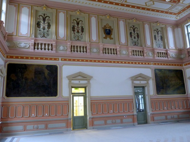 Jak podały Polskie Koleje Państwowe S.A., wykonano również remont dachu, elewacji, wymianę okien i drzwi oraz posadzek, które zostały wyłożone mozaiką z terrakoty.W tej sali dawniej znajdowała się dworocowa restauracja.