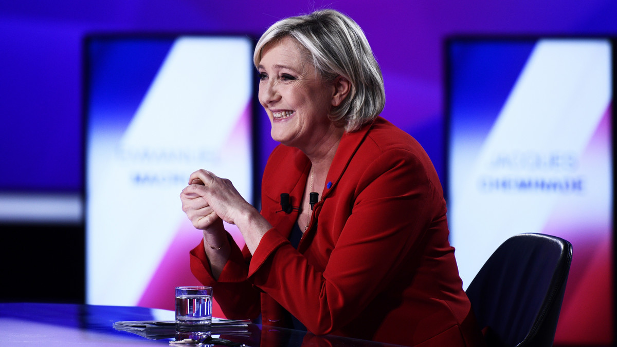 Papa Le Pen nie przewidział jednak, że córka kiedyś wykluczy go z partii i, łagodząc jej kurs, zyska realne szanse na prezydenturę. – Marine dorastała w bardzo dziwnej atmosferze – twierdzi z kolei David Doucet, jeden z autorów książki o wczesnych latach życia polityk.
