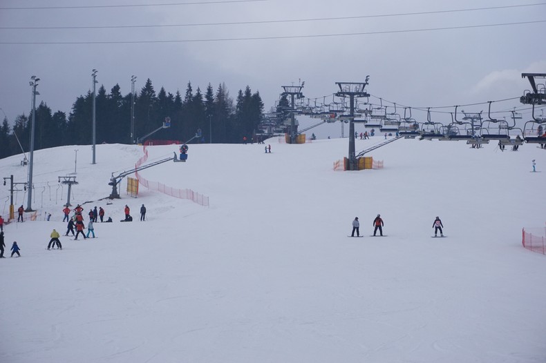 Na małopolskich stokach pokrywa śnieżna waha się w przedziale 50-150 cm